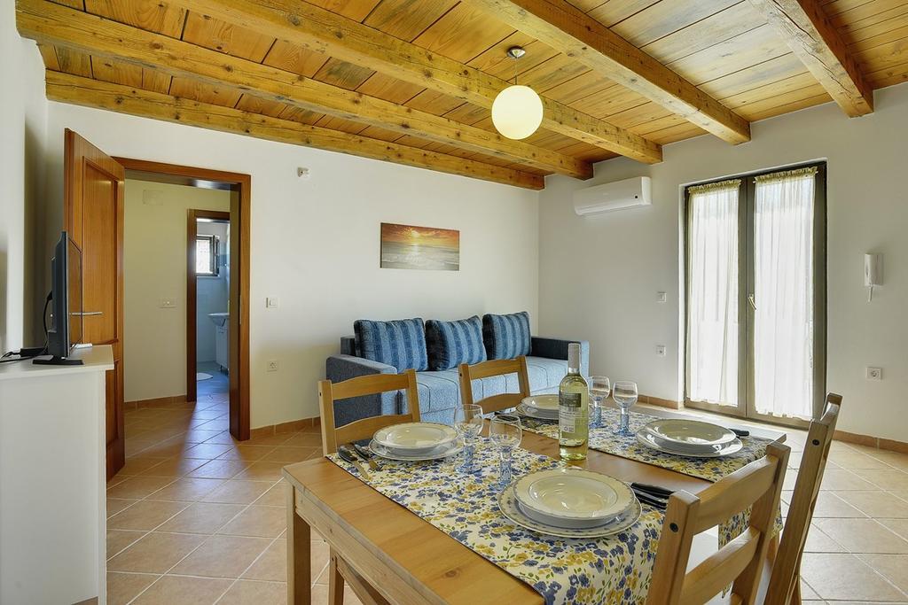 Apartments Susanna Лижнян Екстер'єр фото