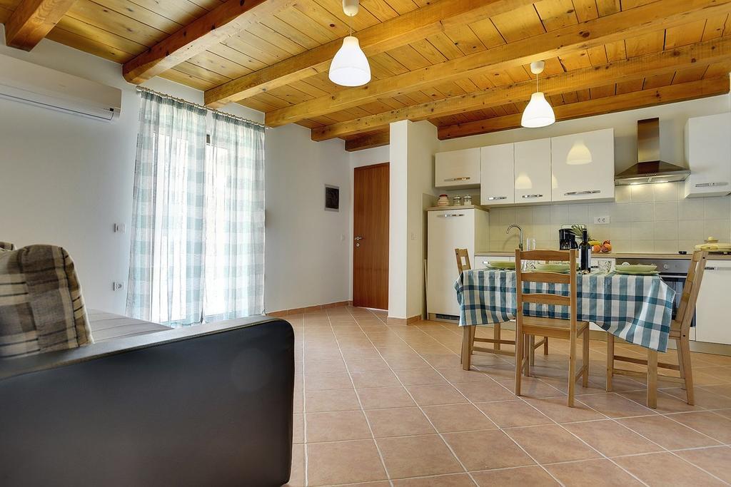 Apartments Susanna Лижнян Екстер'єр фото
